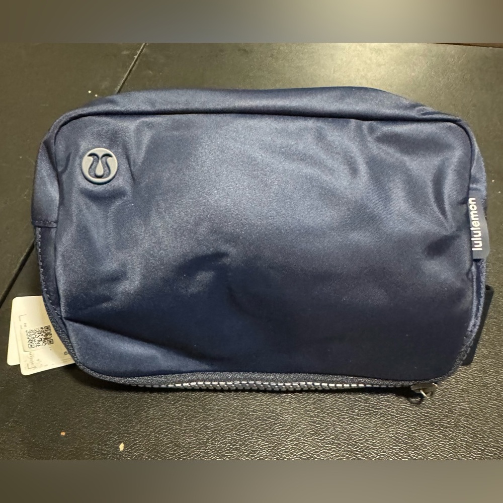 lululemon athletica  Everywhere Belt Bag